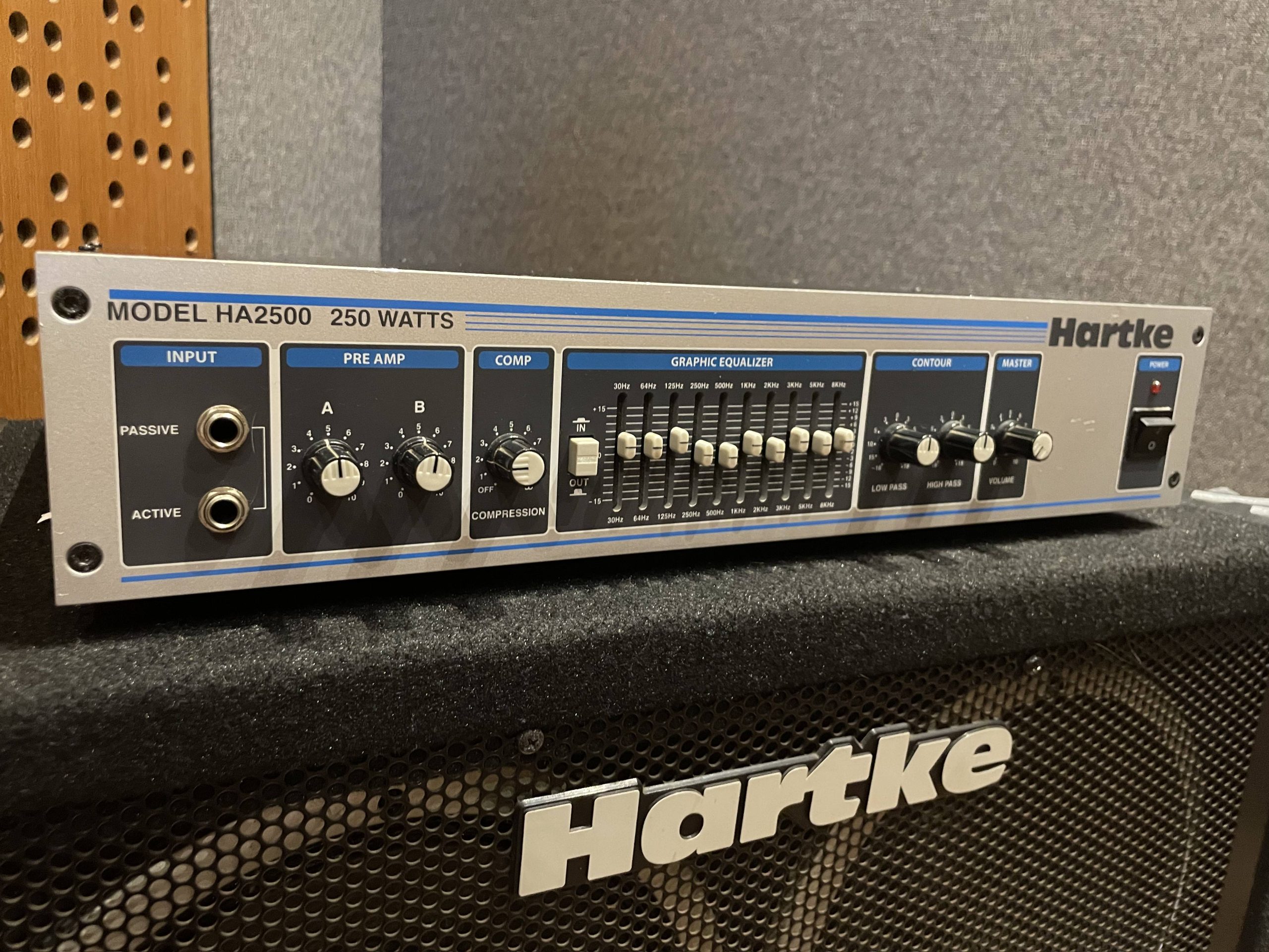 Smidif_Hartke_Bass_Amp